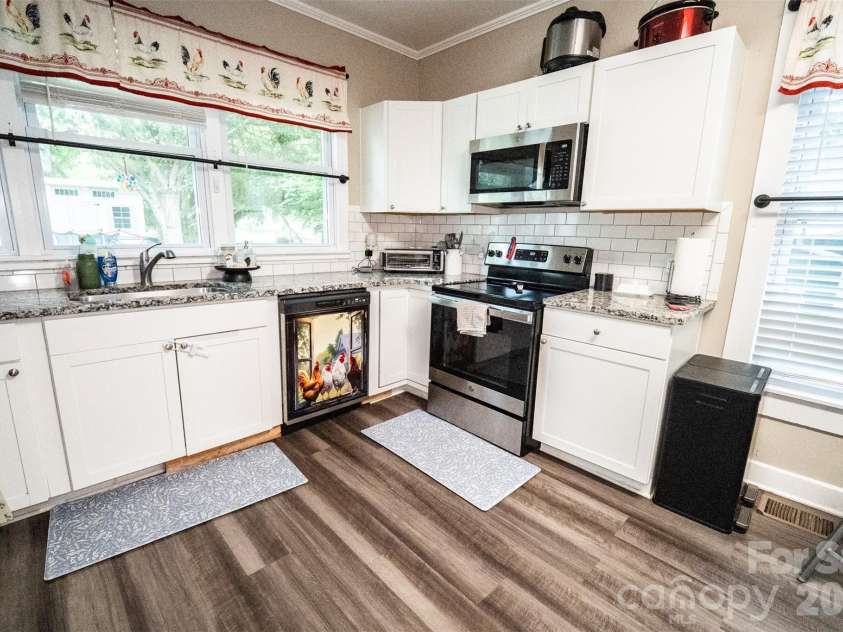 702 5th Street, Spencer, NC 28159.  MLS# CAR4413894, YatesRealty ID 44529. Kitchen
