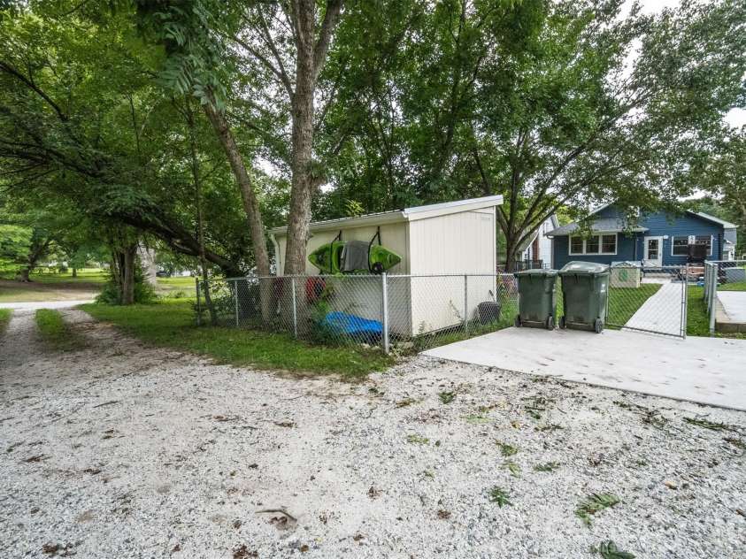 702 5th Street, Spencer, NC 28159.  MLS# CAR4413894, YatesRealty ID 44529. Parking area access