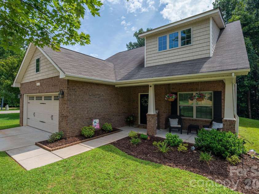 5216 Newport Landing Way, Gastonia, NC 28056.  MLS# CAR4414254, YatesRealty ID 44531. 
