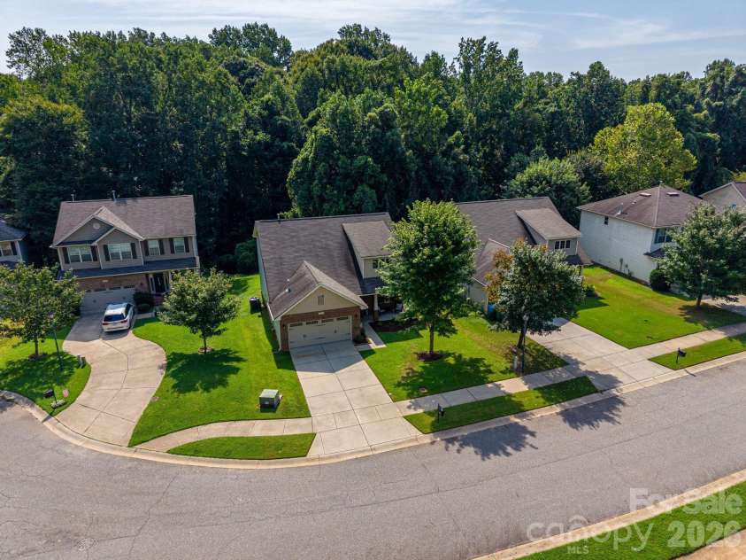 5216 Newport Landing Way, Gastonia, NC 28056.  MLS# CAR4414254, YatesRealty ID 44531. 