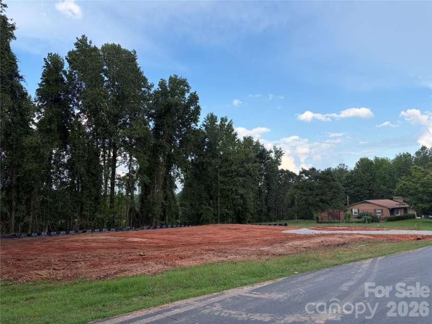183 Bevis Lane, Statesville, NC 28677.  MLS# CAR4414559, YatesRealty ID 44532. 