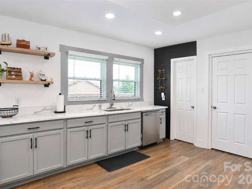 710 Sloop Avenue, Kannapolis, NC 28083.  MLS# CAR4414959, YatesRealty ID 44534. 