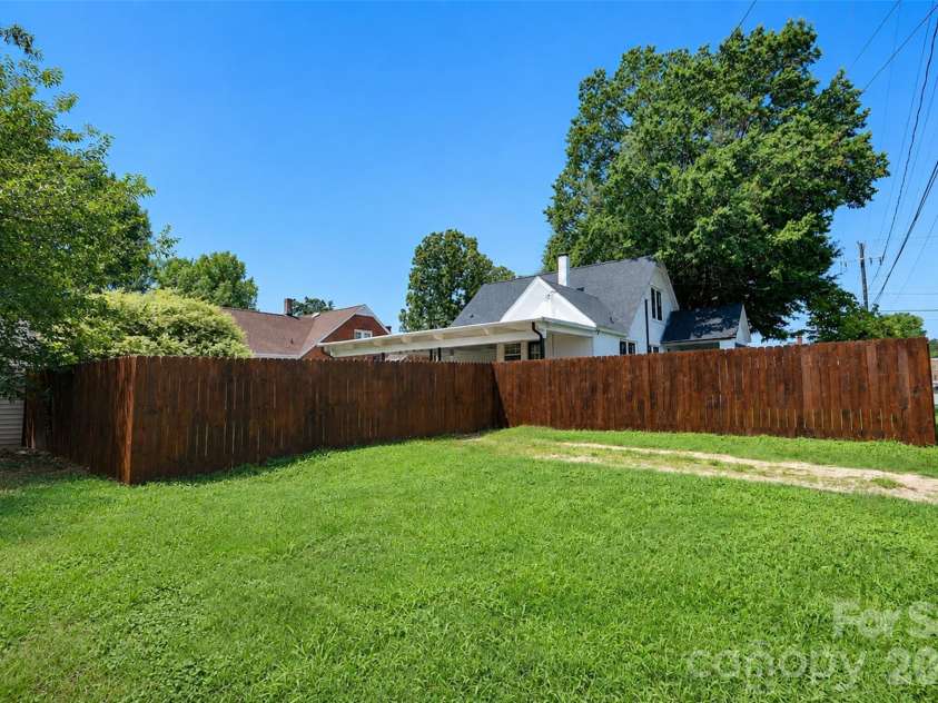 710 Sloop Avenue, Kannapolis, NC 28083.  MLS# CAR4414959, YatesRealty ID 44534. 
