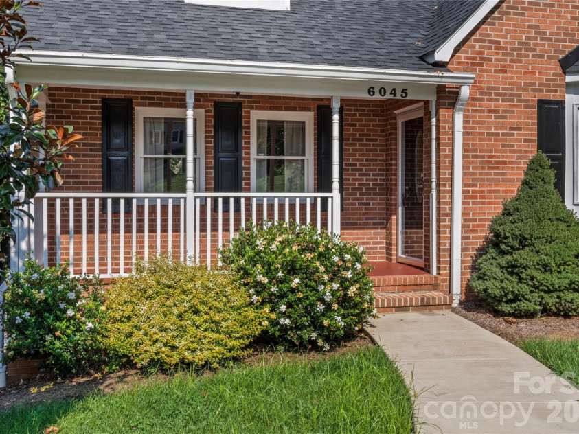6045 Stone Bluff Drive, Clemmons, NC 27012.  MLS# CAR4414958, YatesRealty ID 44535. 