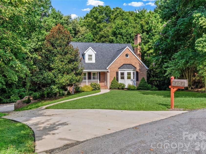 6045 Stone Bluff Drive, Clemmons, NC 27012.  MLS# CAR4414958, YatesRealty ID 44535. 