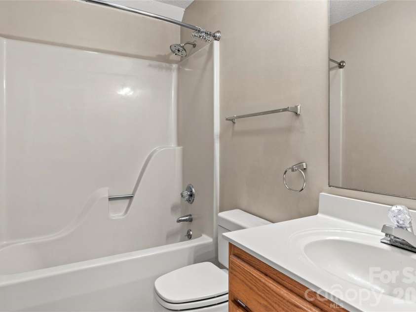 6045 Stone Bluff Drive, Clemmons, NC 27012.  MLS# CAR4414958, YatesRealty ID 44535. 