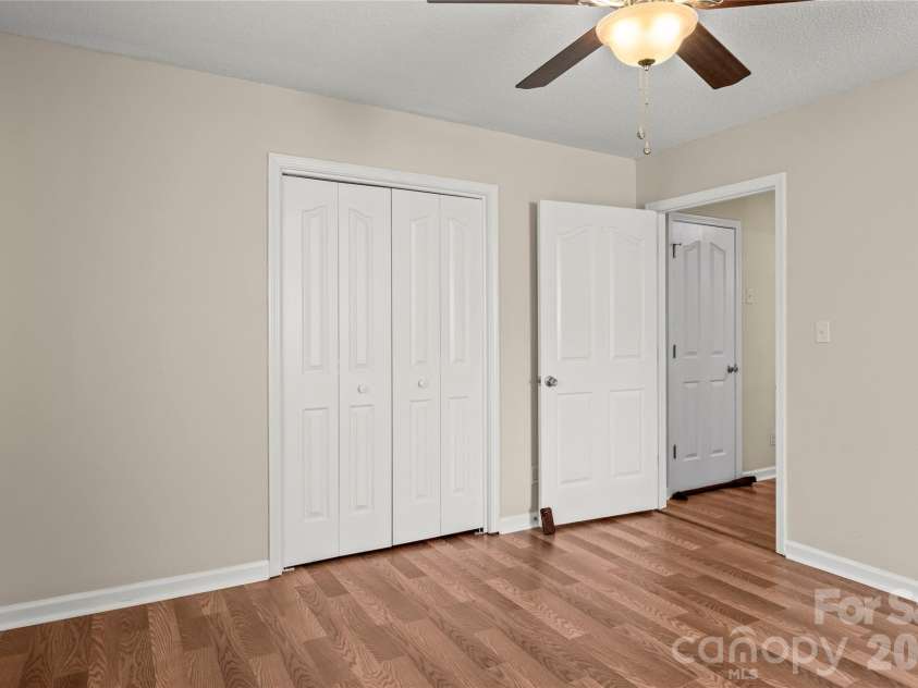 6045 Stone Bluff Drive, Clemmons, NC 27012.  MLS# CAR4414958, YatesRealty ID 44535. 