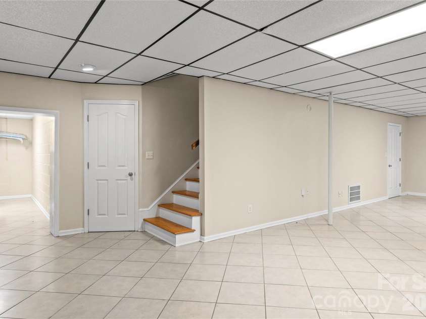 6045 Stone Bluff Drive, Clemmons, NC 27012.  MLS# CAR4414958, YatesRealty ID 44535. 