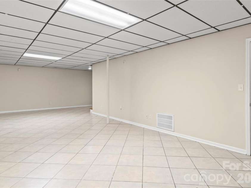 6045 Stone Bluff Drive, Clemmons, NC 27012.  MLS# CAR4414958, YatesRealty ID 44535. 