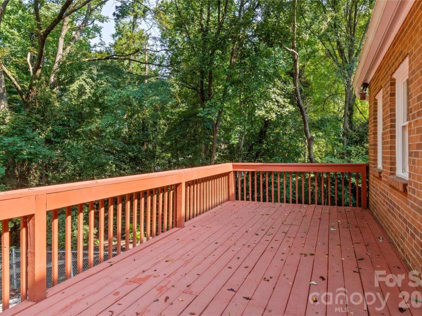 6045 Stone Bluff Drive, Clemmons, NC 27012.  MLS# CAR4414958, YatesRealty ID 44535. 