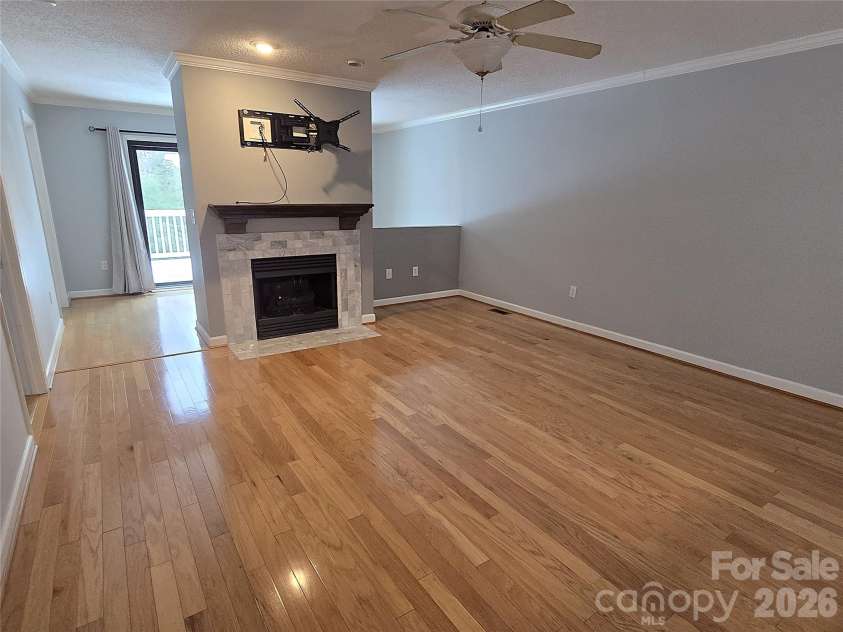 188 39th Avenue Court, Hickory, NC 28601.  MLS# CAR4334258, YatesRealty ID 4454. 