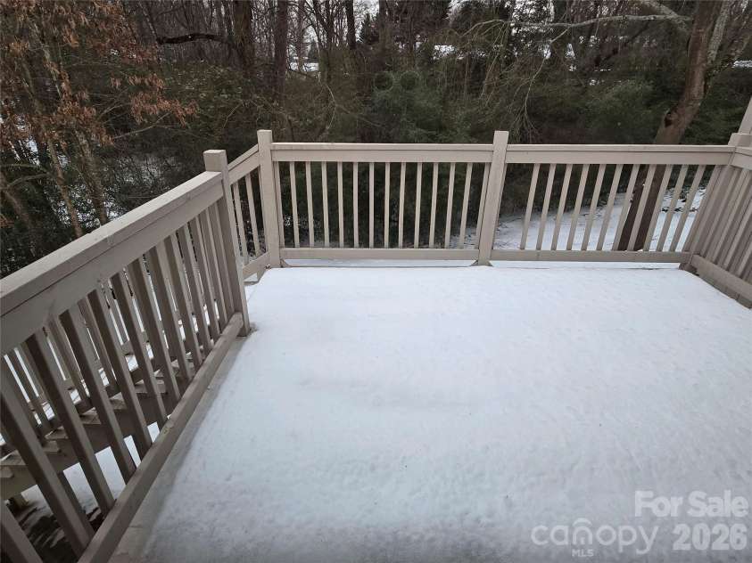 188 39th Avenue Court, Hickory, NC 28601.  MLS# CAR4334258, YatesRealty ID 4454. 