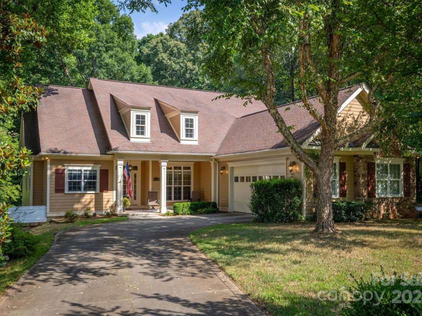 3670 West Bay Drive, Sherrills Ford, NC 28673.  MLS# CAR4158245, YatesRealty ID 4454. Front of home.
