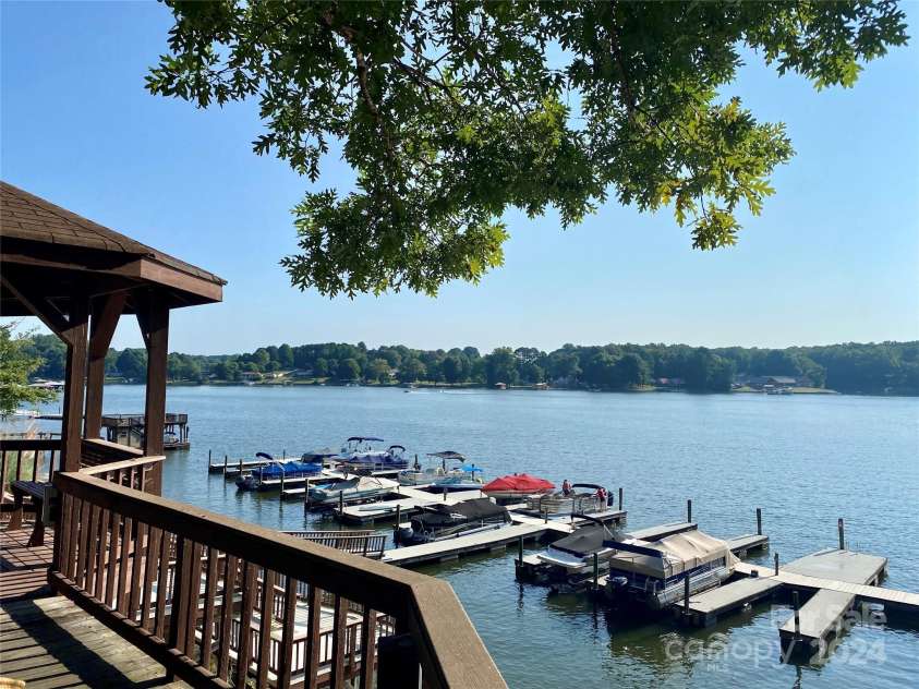 3670 West Bay Drive, Sherrills Ford, NC 28673.  MLS# CAR4158245, YatesRealty ID 4454. Lakefront community of Bay Pointe