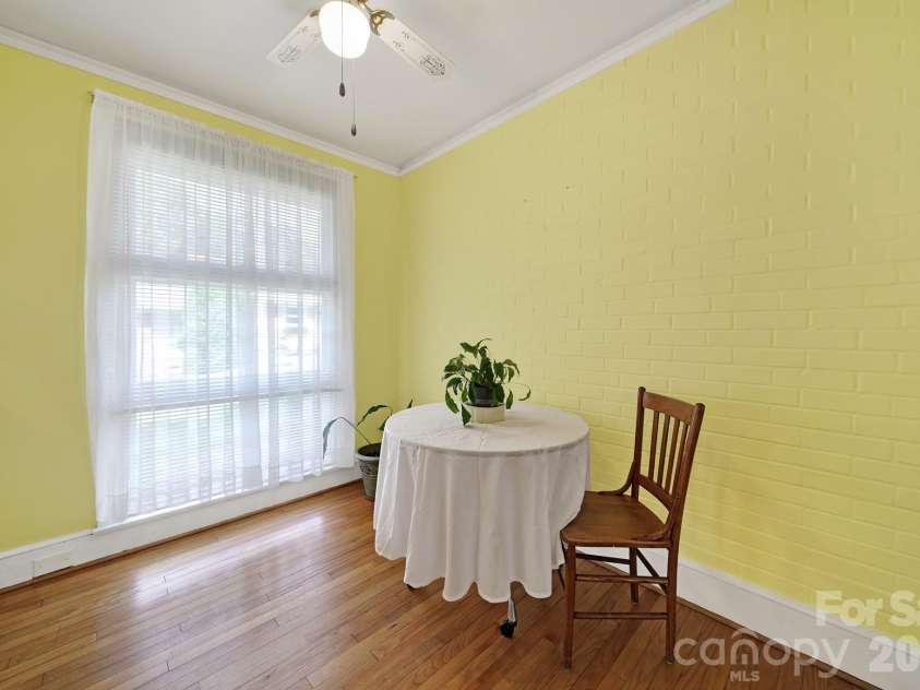 4511 Woodlark Lane, Charlotte, NC 28211.  MLS# CAR4414919, YatesRealty ID 44540. 