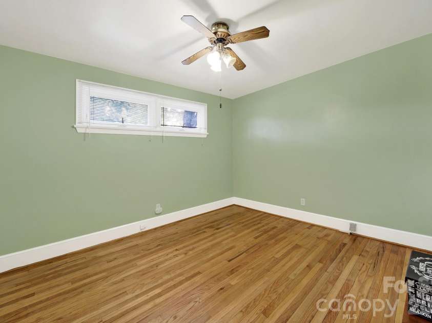 4511 Woodlark Lane, Charlotte, NC 28211.  MLS# CAR4414919, YatesRealty ID 44540. 