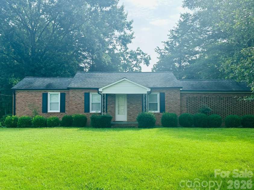 1952 Nc 16 Business Highway, Denver, NC 28037.  MLS# CAR4414834, YatesRealty ID 44541. 