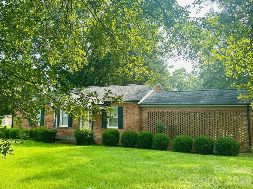 1952 Nc 16 Business Highway, Denver, NC 28037.  MLS# CAR4414834, YatesRealty ID 44541. 