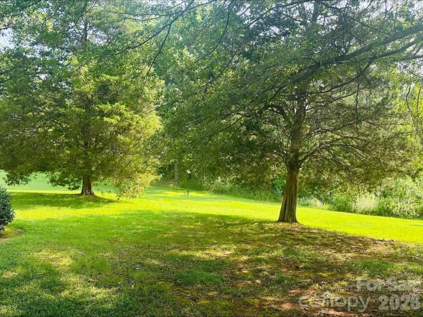1952 Nc 16 Business Highway, Denver, NC 28037.  MLS# CAR4414834, YatesRealty ID 44541. 