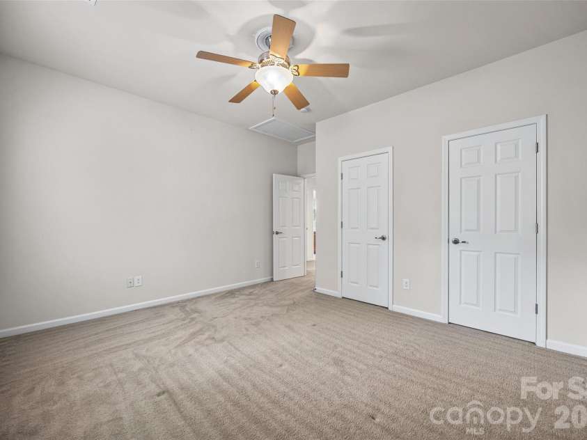 5914 Kirkwynd Commons Drive, Charlotte, NC 28278.  MLS# CAR4412989, YatesRealty ID 44542. 