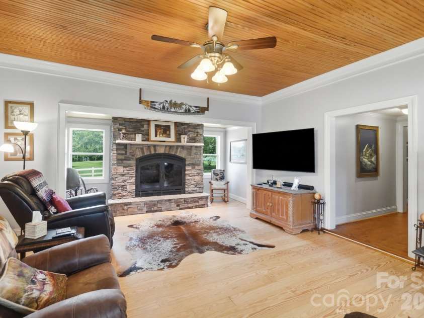 176 Meek Road, Gastonia, NC 28056.  MLS# CAR4414640, YatesRealty ID 44544. 