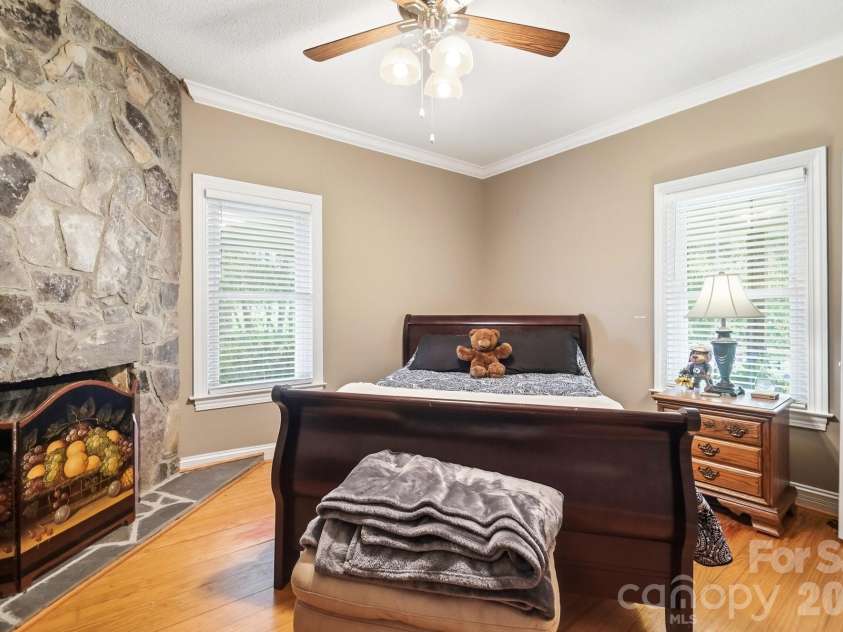 176 Meek Road, Gastonia, NC 28056.  MLS# CAR4414640, YatesRealty ID 44544. 