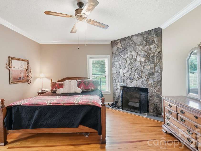 176 Meek Road, Gastonia, NC 28056.  MLS# CAR4414640, YatesRealty ID 44544. 