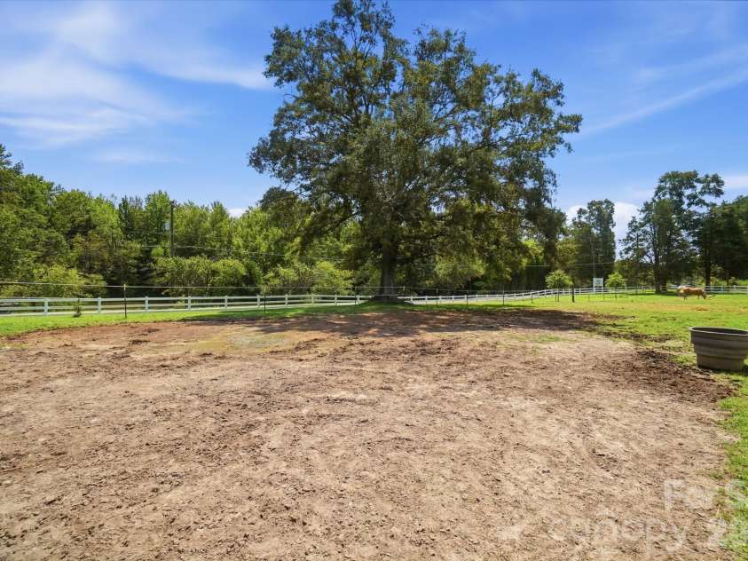 176 Meek Road, Gastonia, NC 28056.  MLS# CAR4414640, YatesRealty ID 44544. 