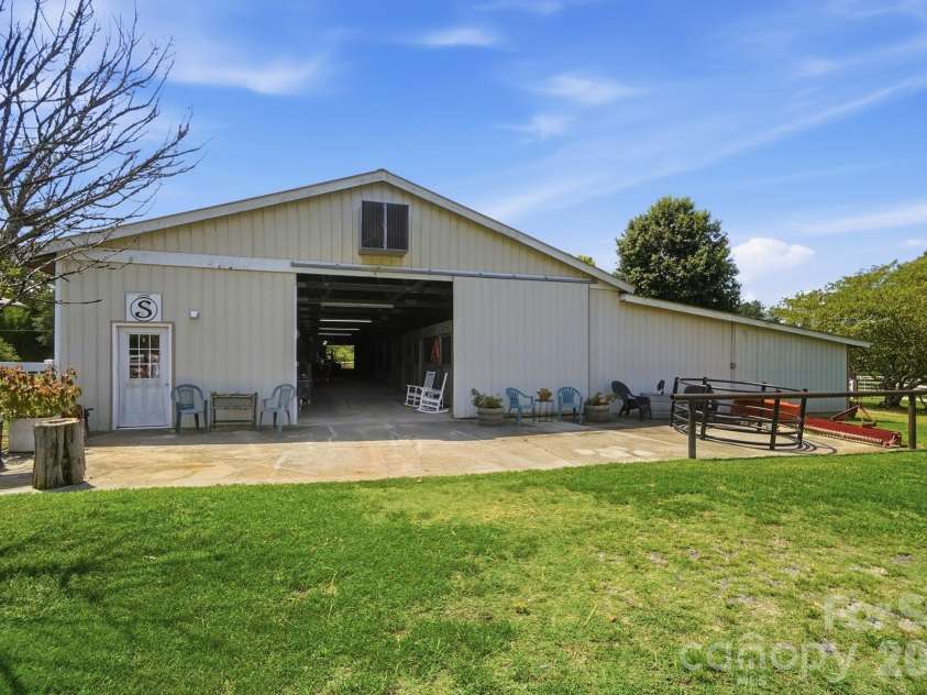176 Meek Road, Gastonia, NC 28056.  MLS# CAR4414640, YatesRealty ID 44544. 