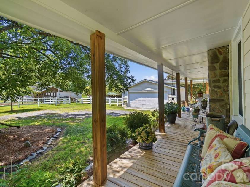 176 Meek Road, Gastonia, NC 28056.  MLS# CAR4414640, YatesRealty ID 44544. 