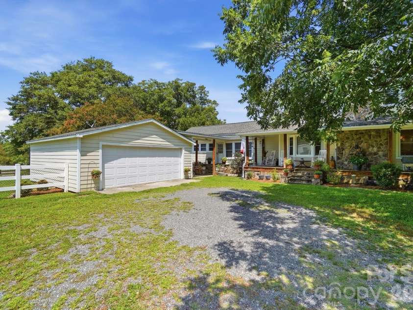 176 Meek Road, Gastonia, NC 28056.  MLS# CAR4414640, YatesRealty ID 44544. 