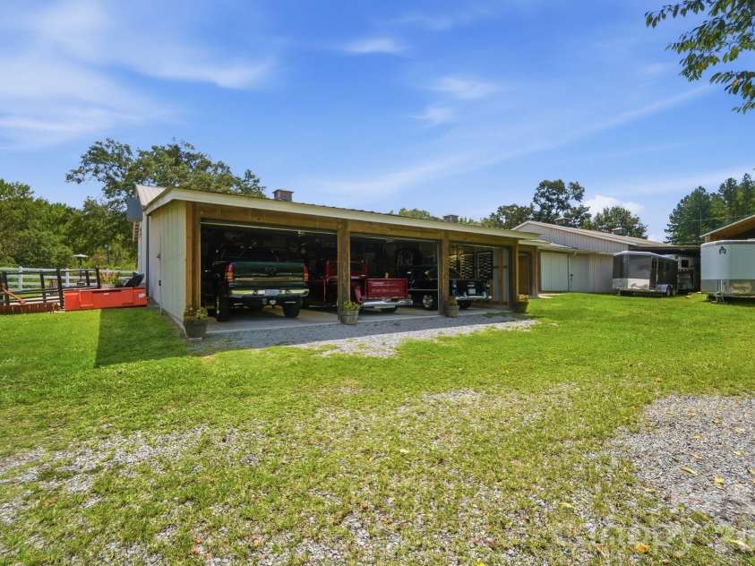 176 Meek Road, Gastonia, NC 28056.  MLS# CAR4414640, YatesRealty ID 44544. 