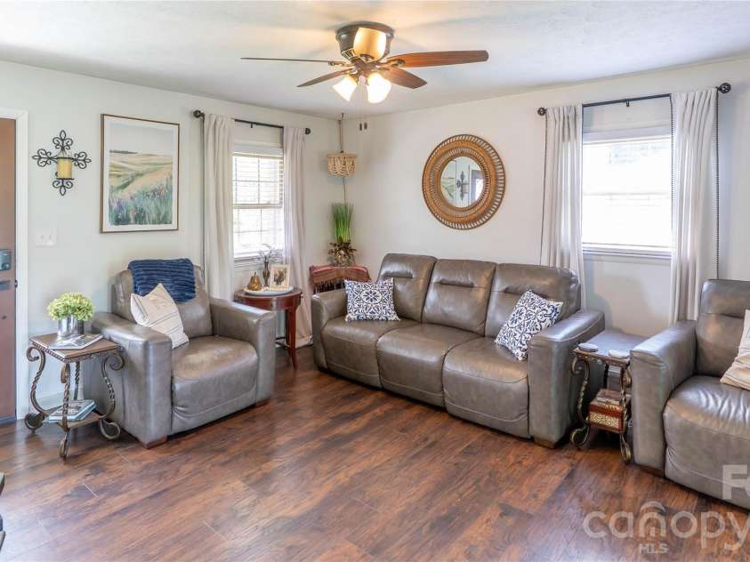 130 Beaverdam Heights Drive, Canton, NC 28716.  MLS# CAR4414210, YatesRealty ID 44546. 
