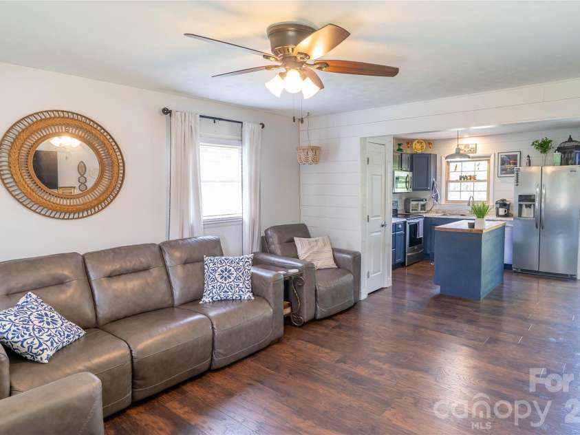 130 Beaverdam Heights Drive, Canton, NC 28716.  MLS# CAR4414210, YatesRealty ID 44546. 