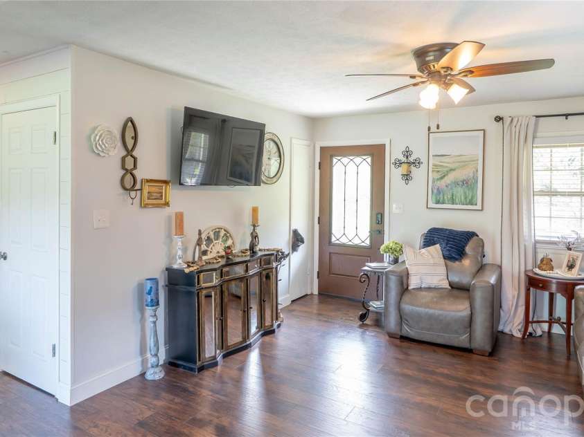 130 Beaverdam Heights Drive, Canton, NC 28716.  MLS# CAR4414210, YatesRealty ID 44546. 