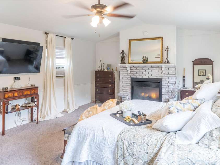 130 Beaverdam Heights Drive, Canton, NC 28716.  MLS# CAR4414210, YatesRealty ID 44546. 