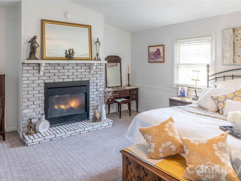 130 Beaverdam Heights Drive, Canton, NC 28716.  MLS# CAR4414210, YatesRealty ID 44546. 