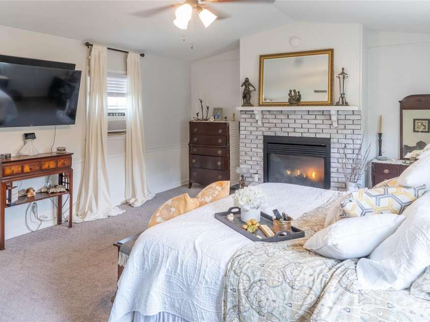 130 Beaverdam Heights Drive, Canton, NC 28716.  MLS# CAR4414210, YatesRealty ID 44546. 