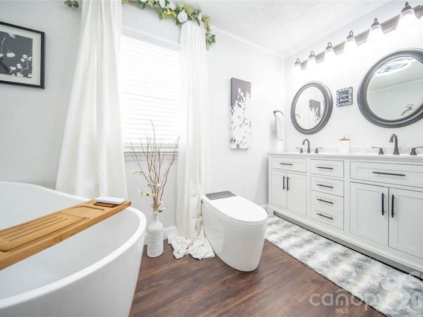 130 Beaverdam Heights Drive, Canton, NC 28716.  MLS# CAR4414210, YatesRealty ID 44546. 