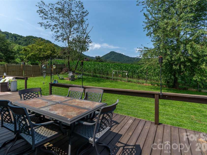 130 Beaverdam Heights Drive, Canton, NC 28716.  MLS# CAR4414210, YatesRealty ID 44546. 