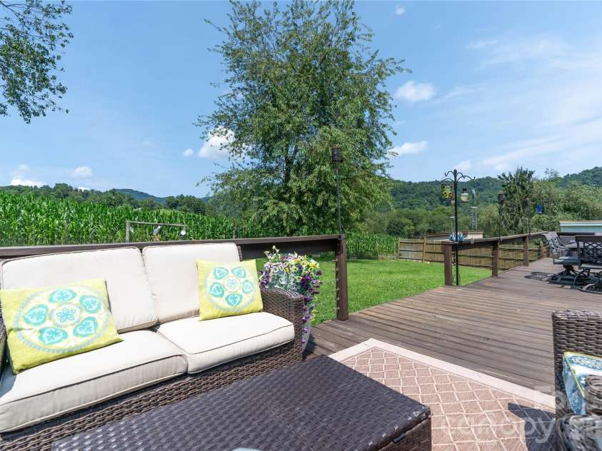 130 Beaverdam Heights Drive, Canton, NC 28716.  MLS# CAR4414210, YatesRealty ID 44546. 