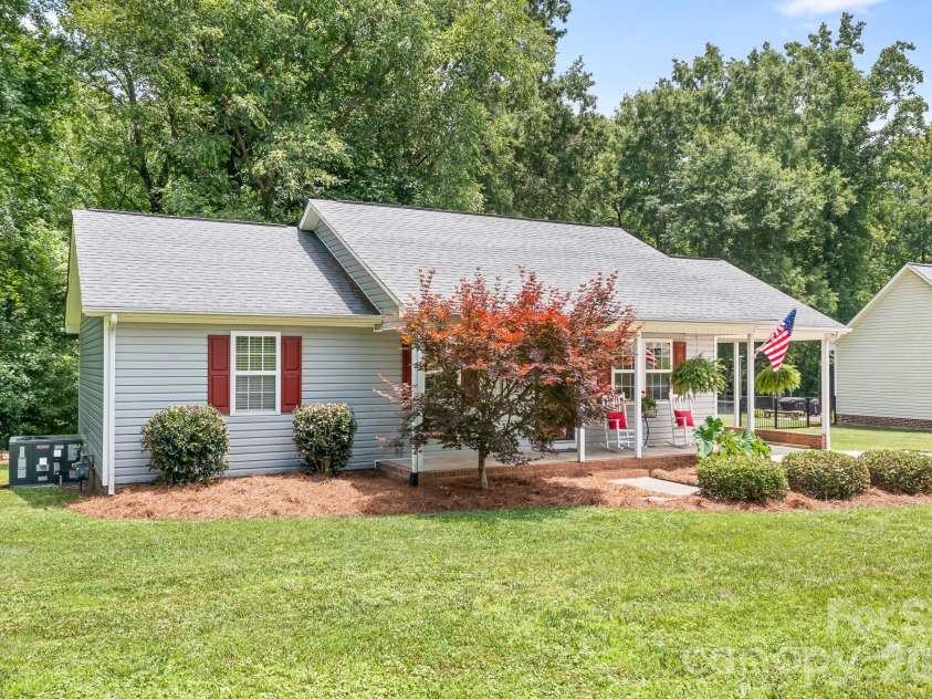 218 Vernon Street, Cherryville, NC 28021.  MLS# CAR4396544, YatesRealty ID 44547. 