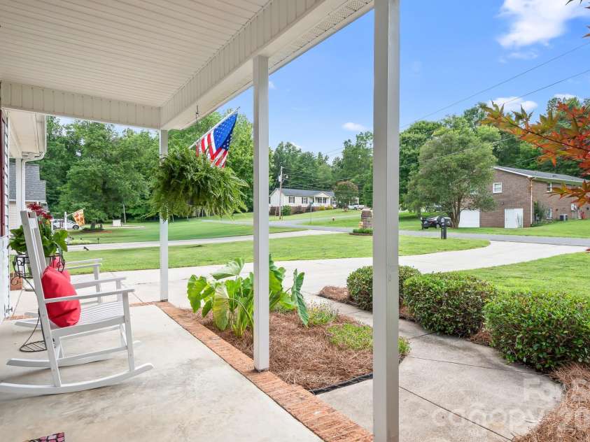218 Vernon Street, Cherryville, NC 28021.  MLS# CAR4396544, YatesRealty ID 44547. 