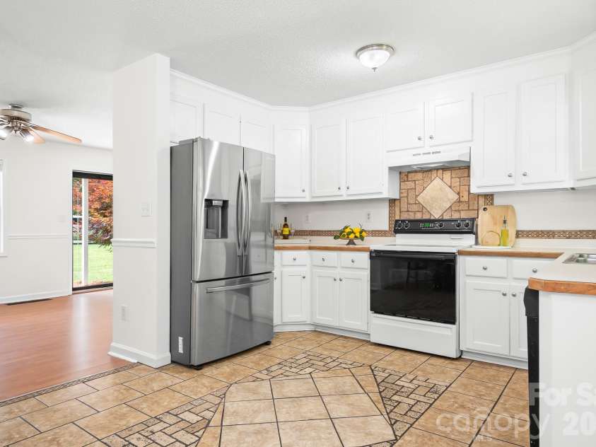 218 Vernon Street, Cherryville, NC 28021.  MLS# CAR4396544, YatesRealty ID 44547. 