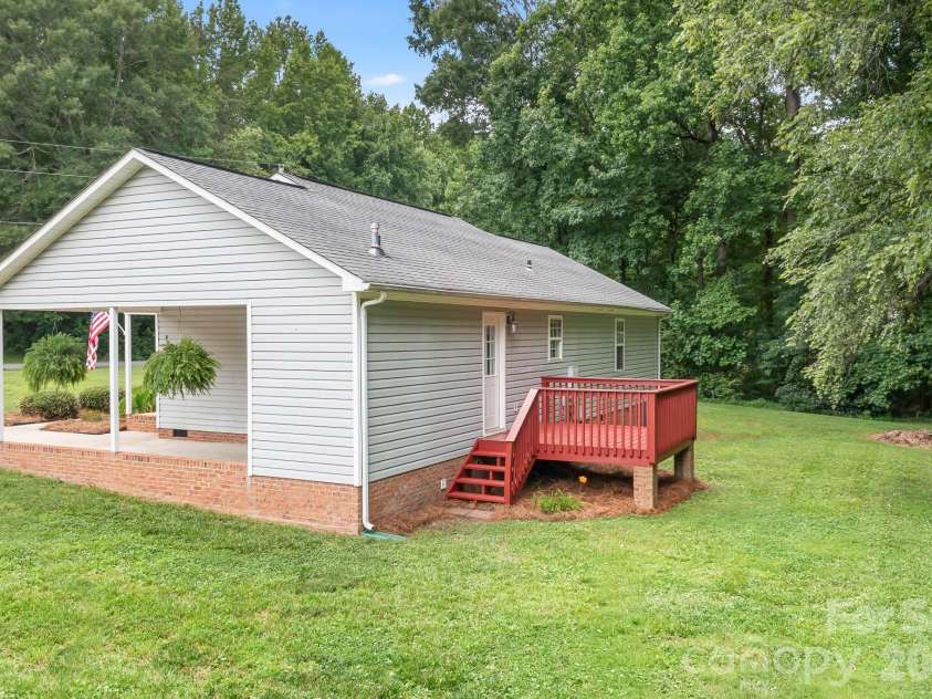 218 Vernon Street, Cherryville, NC 28021.  MLS# CAR4396544, YatesRealty ID 44547. 