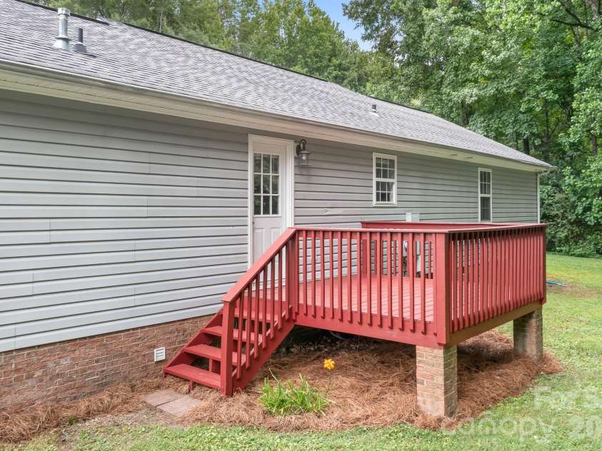 218 Vernon Street, Cherryville, NC 28021.  MLS# CAR4396544, YatesRealty ID 44547. 