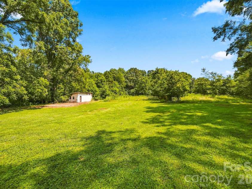 3610 Thrift Drive, Lincolnton, NC 28092.  MLS# CAR4414930, YatesRealty ID 44548. 