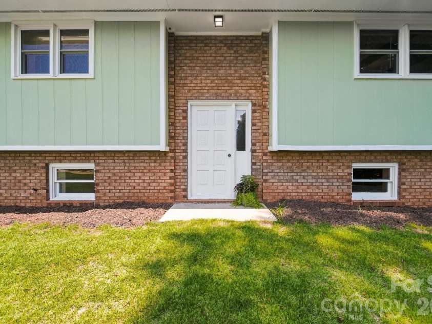 3610 Thrift Drive, Lincolnton, NC 28092.  MLS# CAR4414930, YatesRealty ID 44548. 