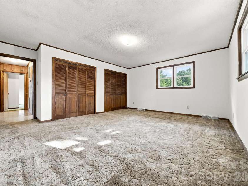 3610 Thrift Drive, Lincolnton, NC 28092.  MLS# CAR4414930, YatesRealty ID 44548. 