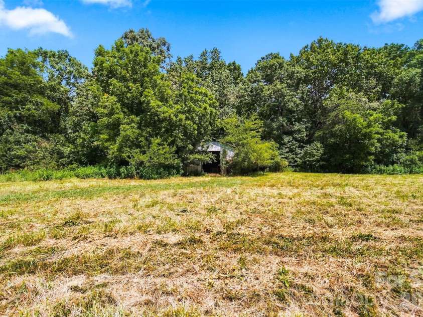 3610 Thrift Drive, Lincolnton, NC 28092.  MLS# CAR4414930, YatesRealty ID 44548. 